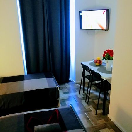Zpula Center Studio Apartments Luaran gambar