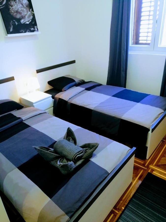 Zpula Center Studio Apartments Luaran gambar