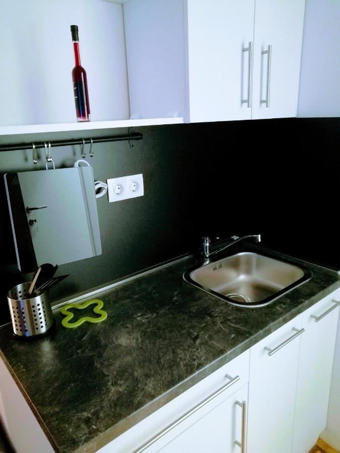 Zpula Center Studio Apartments Luaran gambar