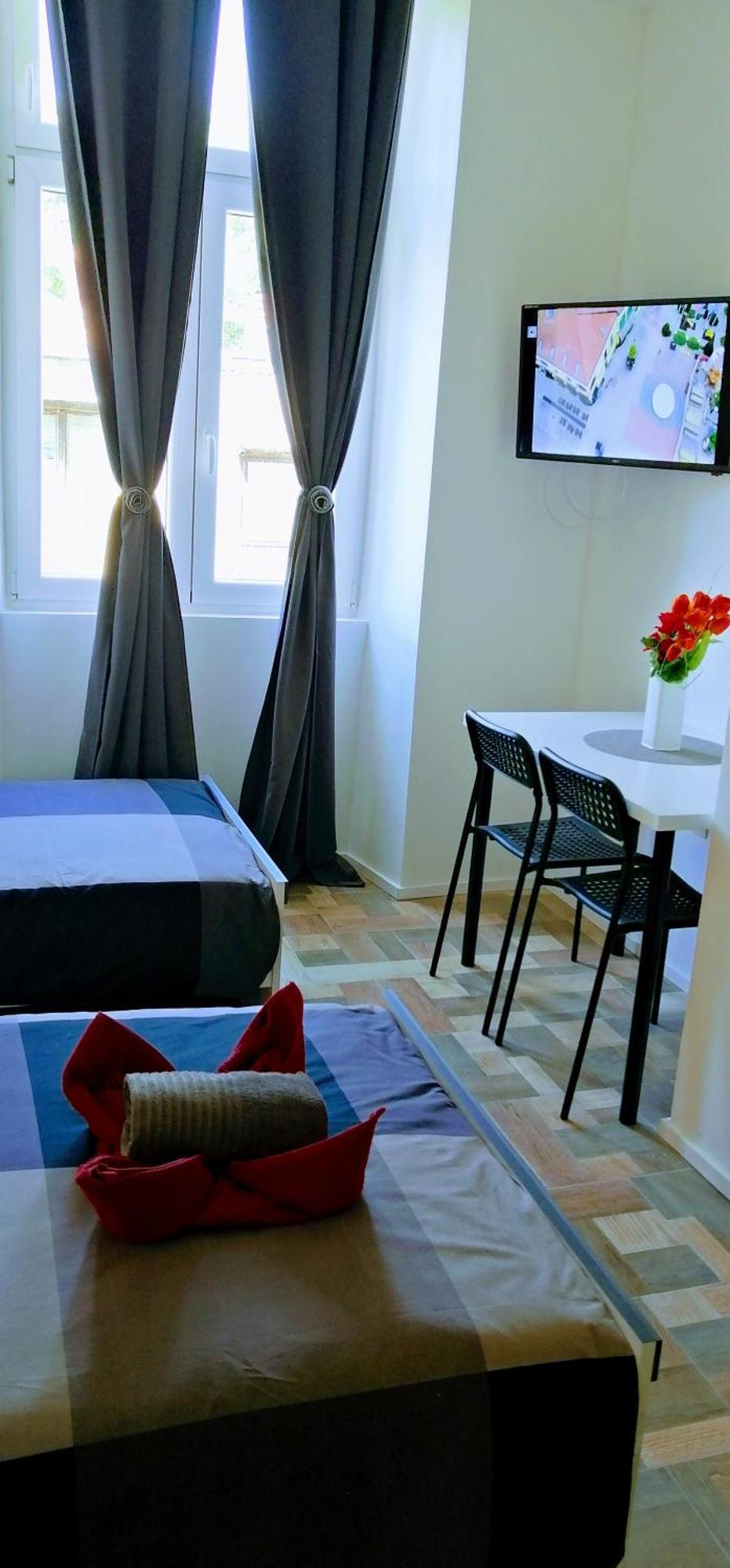 Zpula Center Studio Apartments Luaran gambar