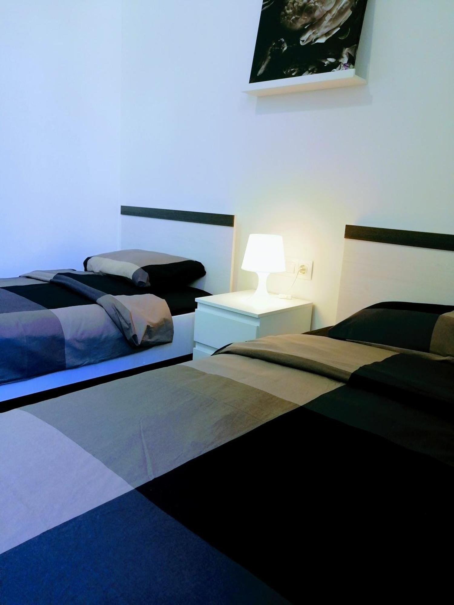 Zpula Center Studio Apartments Luaran gambar